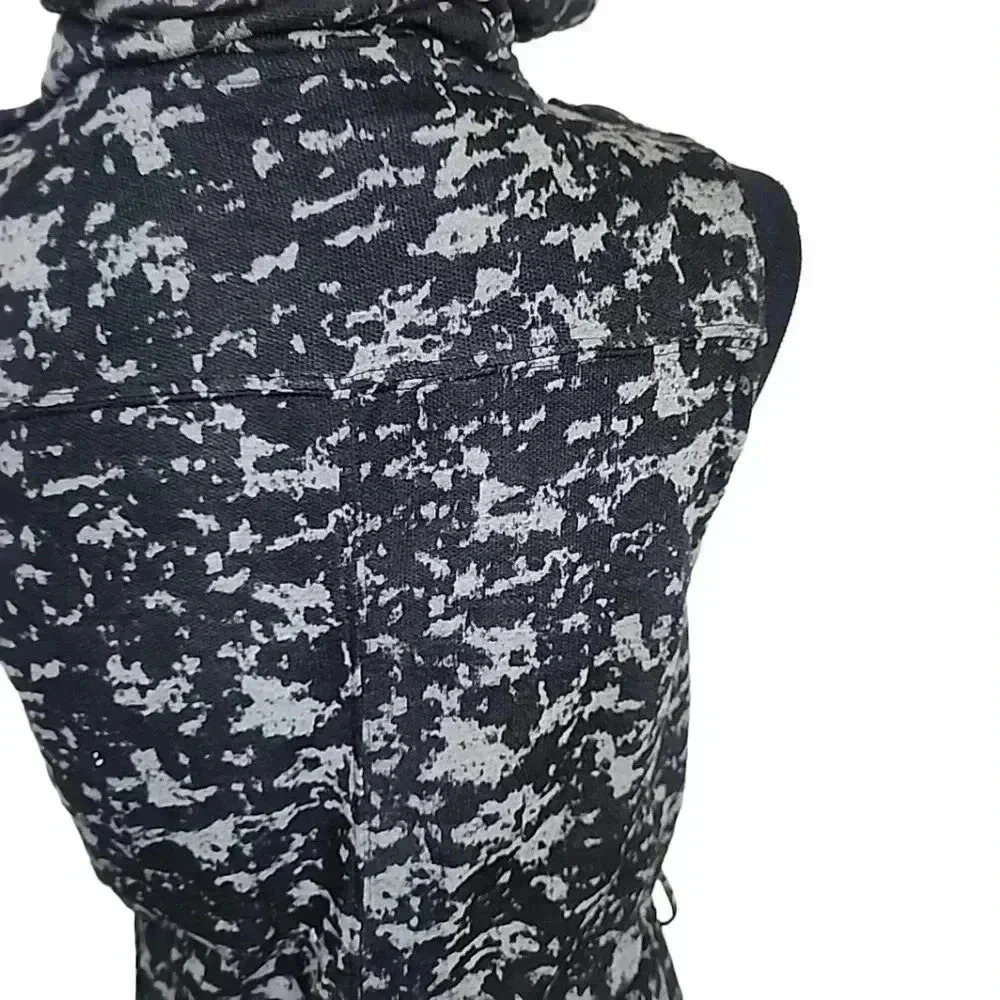DAYTRIP Y2k Black and Grey Splatter Hooded Vest size Medium - Picture 6 of 14